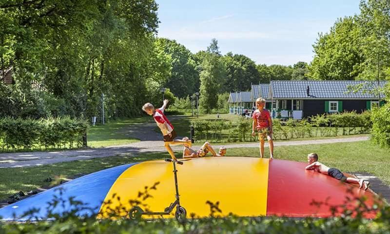 Sayang26 Gezellige Gezinsvriendelijke Stacaravan Op Familiecamping De Vossenburcht In Natuurgebied Reestdal - No Workers Allowed Villa IJhorst Exterior photo